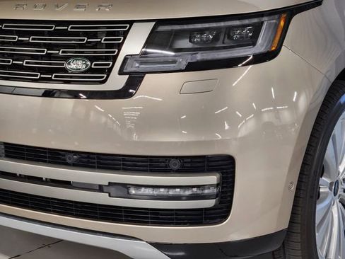 New 2026 Land Rover Range Rover Long Wheelbase SE image 12