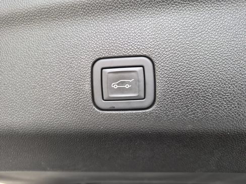 Used 2024 Chevrolet Tahoe Z71 AWD/4WD image 18