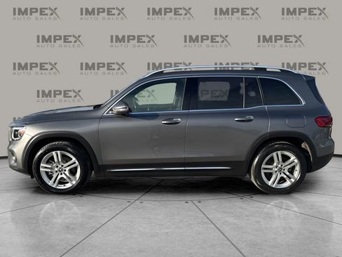 Used 2020 Mercedes-Benz GLB 250 4MATIC w/ Premium Package image 2