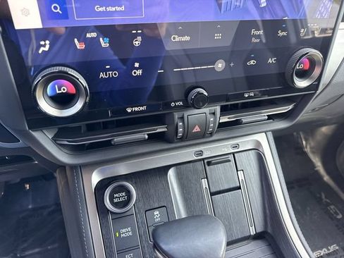 Certified 2024 Lexus GX 550 w/ Accessory Package (31) AWD/4WD image 19