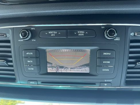 Used 2017 Kia Sedona LX FWD image 40
