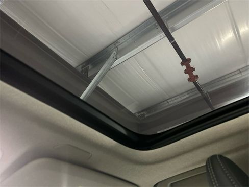 Certified 2025 Volvo XC40 B5 Plus image 25