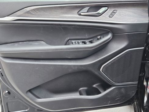 New 2026 Jeep Grand Cherokee Limited Reserve image 16