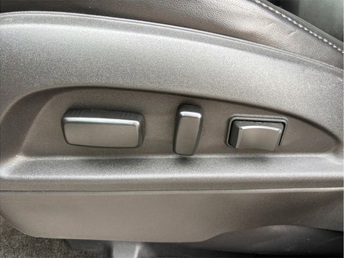 Used 2017 Chevrolet Equinox Premier w/ Enhanced Convenience Package FWD image 15