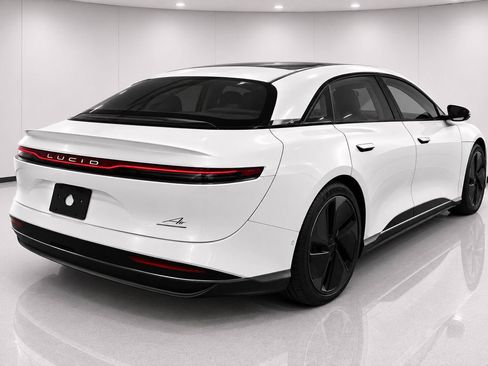 Used 2024 Lucid Air Touring AWD/4WD image 2