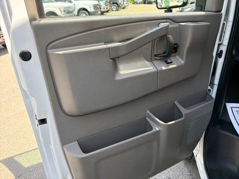 Used 2020 Chevrolet Express 3500 w/ Power Convenience Package RWD image 10
