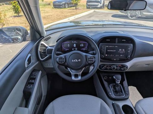 Used 2025 Kia Soul LX FWD image 15