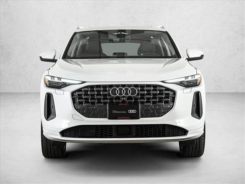 Used 2025 Audi Q5 Premium Plus w/ Premium Plus image 2