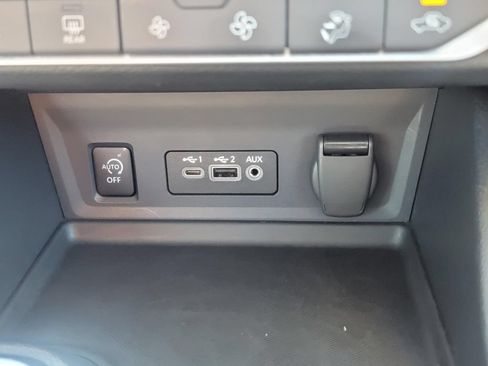 Used 2024 Nissan Sentra SR w/ SR Premium Package FWD image 21