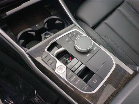 Used 2023 BMW 330i Sedan w/ Convenience Package RWD image 12