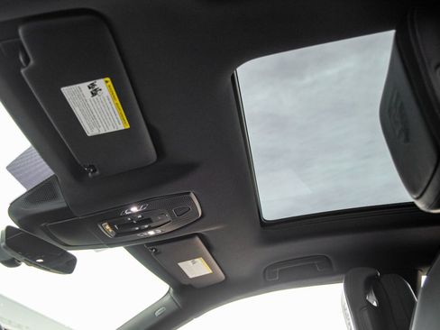 New 2026 Porsche Macan Electric RWD image 25