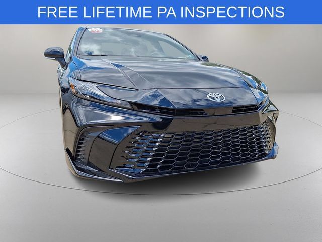 Used 2025 Toyota Camry SE FWD image 2