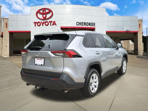 Used 2025 Toyota RAV4 LE FWD image 5