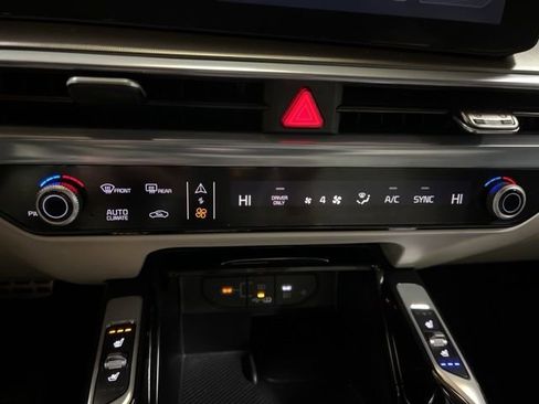 Used 2025 Kia Sorento SX Prestige image 34