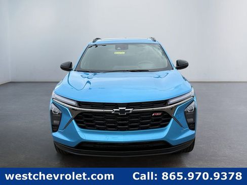 New 2026 Chevrolet Trax RS w/ Sunroof Package FWD image 8
