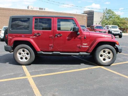 Used 2013 Jeep Wrangler Unlimited Sahara w/ Connectivity Group AWD/4WD image 5