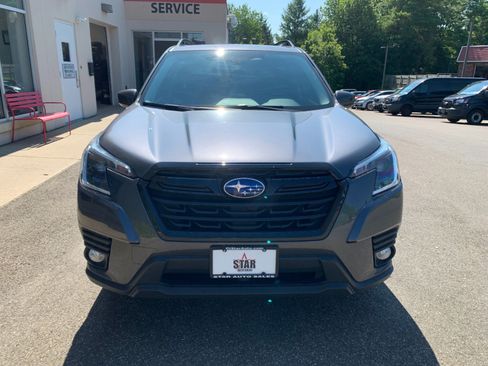 Used 2023 Subaru Forester Premium AWD/4WD image 2