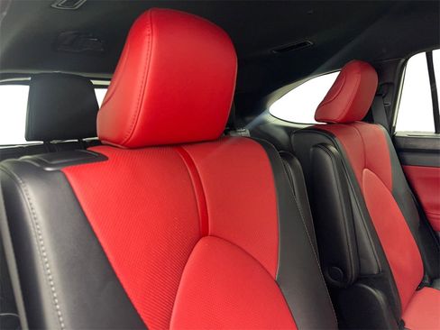 Used 2024 Toyota Highlander FWD image 45