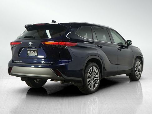 Used 2022 Toyota Highlander Platinum image 5