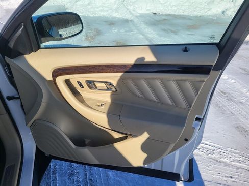 Used 2015 Ford Taurus Limited w/ Equipment Group 301A image 28