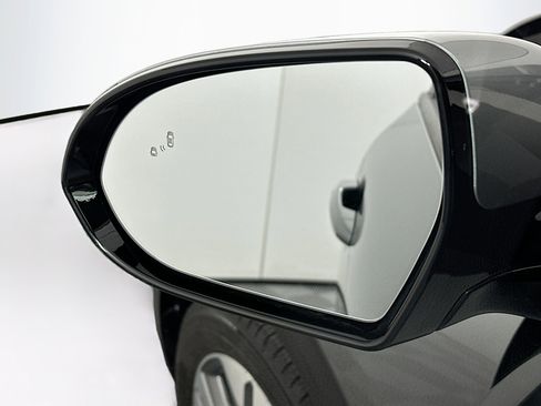 Used 2022 Kia Niro EX image 16