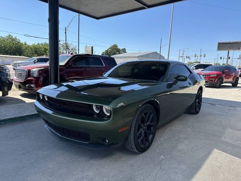 Used 2020 Dodge Challenger SXT w/ Plus Package RWD image 4