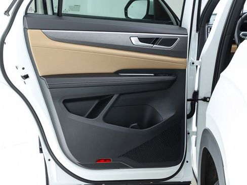 New 2026 Volkswagen Atlas Cross Sport SE image 17