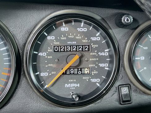 Used 1998 Porsche 911 Carrera 4S AWD/4WD image 13