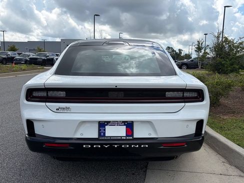 Used 2024 Dodge Charger Daytona R/T w/ Plus Group AWD/4WD image 5