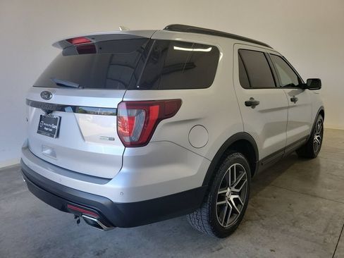 Used 2017 Ford Explorer Sport w/ Equipment Group 401A AWD/4WD image 5