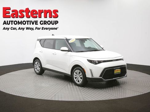 Used 2025 Kia Soul FWD image 49