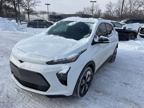 Used 2023 Chevrolet Bolt EUV LT w/ Convenience Package image 1