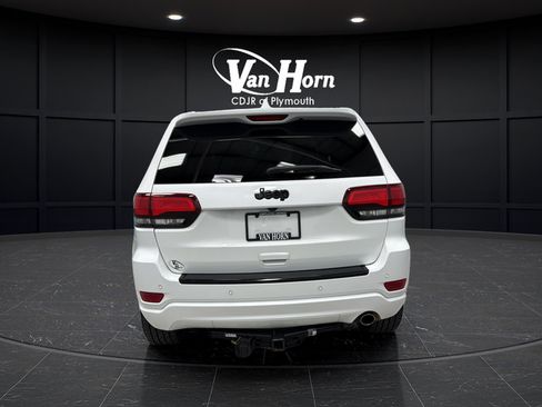 Used 2018 Jeep Grand Cherokee Altitude AWD/4WD image 6