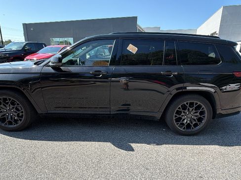 Used 2024 Jeep Grand Cherokee L Summit AWD/4WD image 11