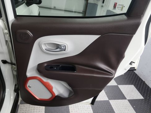 Used 2016 Jeep Renegade Limited AWD/4WD image 29