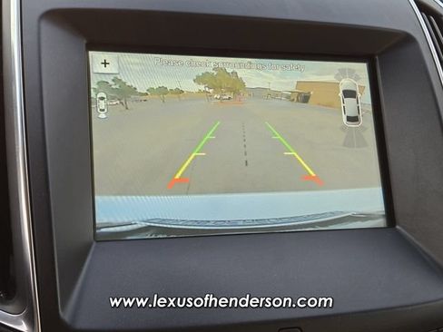 Used 2018 Ford Edge Titanium w/ Equipment Group 302A AWD/4WD image 27