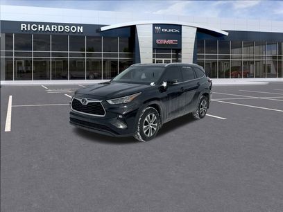 Used 2022 Toyota Highlander XLE