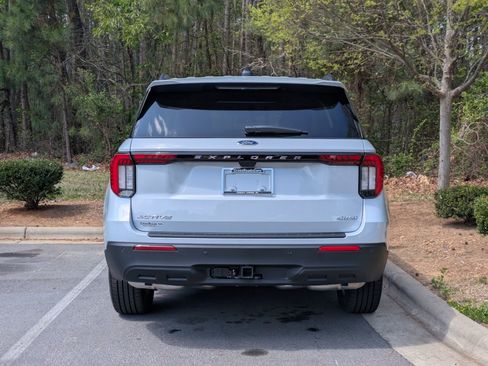 New 2026 Ford Explorer Active image 4