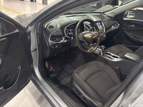 Used 2024 Chevrolet Malibu LT image 11