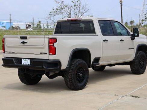 New 2026 Chevrolet Silverado 2500 ZR2 w/ LPO, Dark Essentials Package AWD/4WD image 8