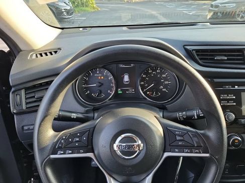 Used 2017 Nissan Rogue S AWD/4WD image 24