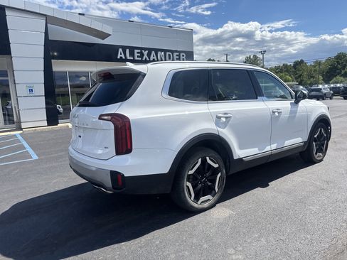 Used 2023 Kia Telluride S w/ S Sunroof Package AWD/4WD image 3