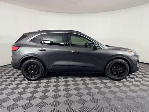 Used 2020 Ford Escape SEL image 3