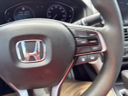 Used 2018 Honda Accord LX image 19