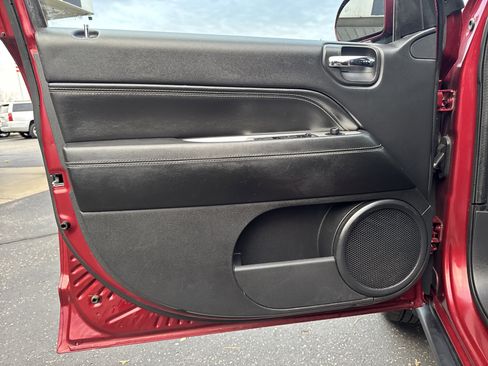 Used 2017 Jeep Compass High Altitude image 13