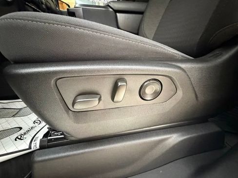 Used 2022 Chevrolet Silverado 1500 Custom w/ LPO, Dark Essentials Package AWD/4WD image 26