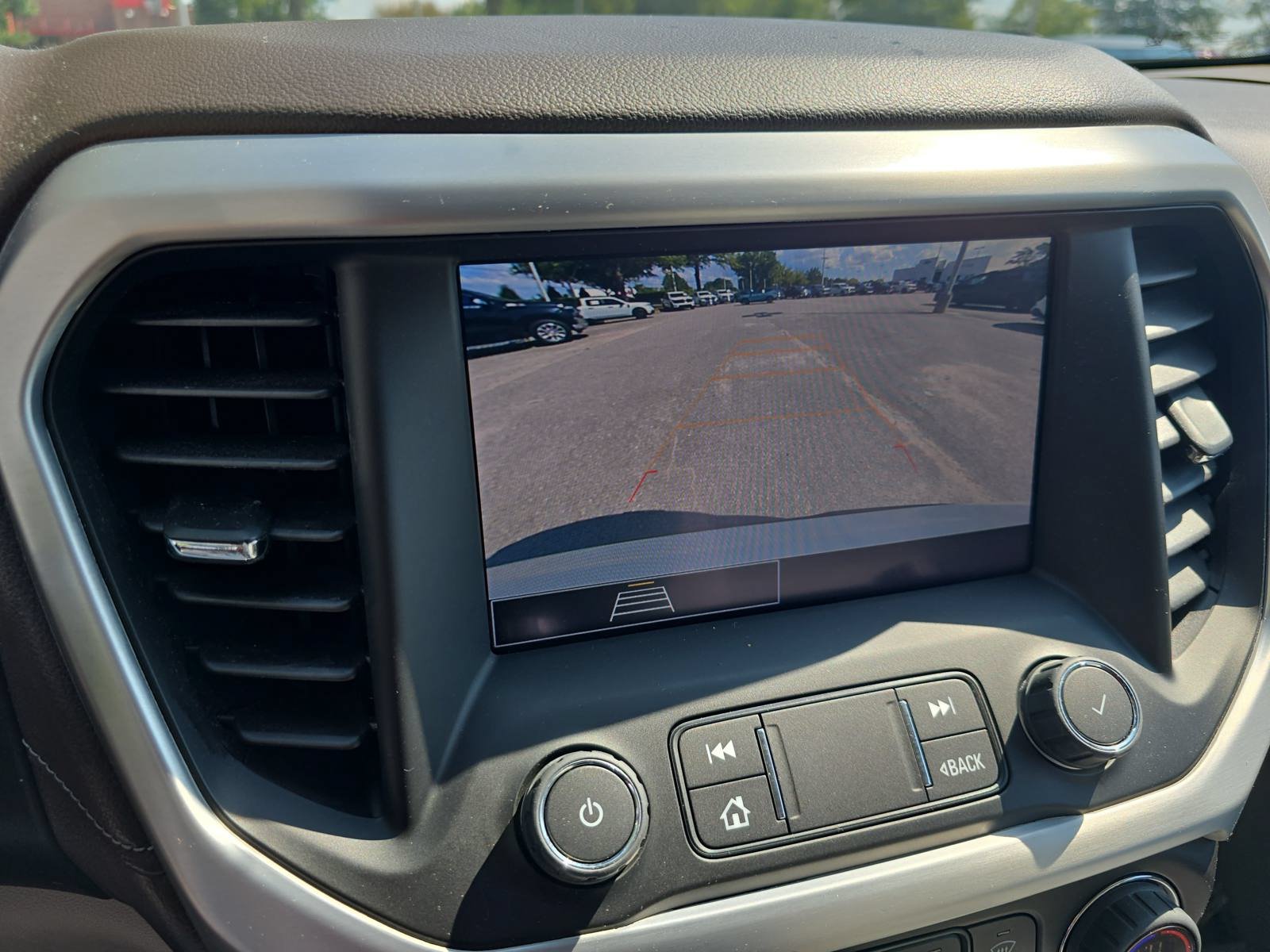 Used 2022 GMC Acadia SLE w/ Driver Convenience Package FWD image 24