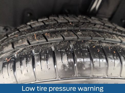 Used 2022 Toyota Corolla Cross XLE image 21