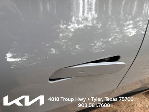 Used 2025 Kia EV6 Wind RWD image 6