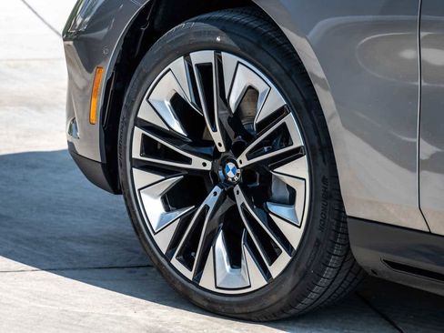 Used 2026 BMW i5 eDrive40 w/ Executive Package RWD image 33